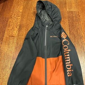 Boys Columbia raincoat (omni-tech) size xs 6/7.